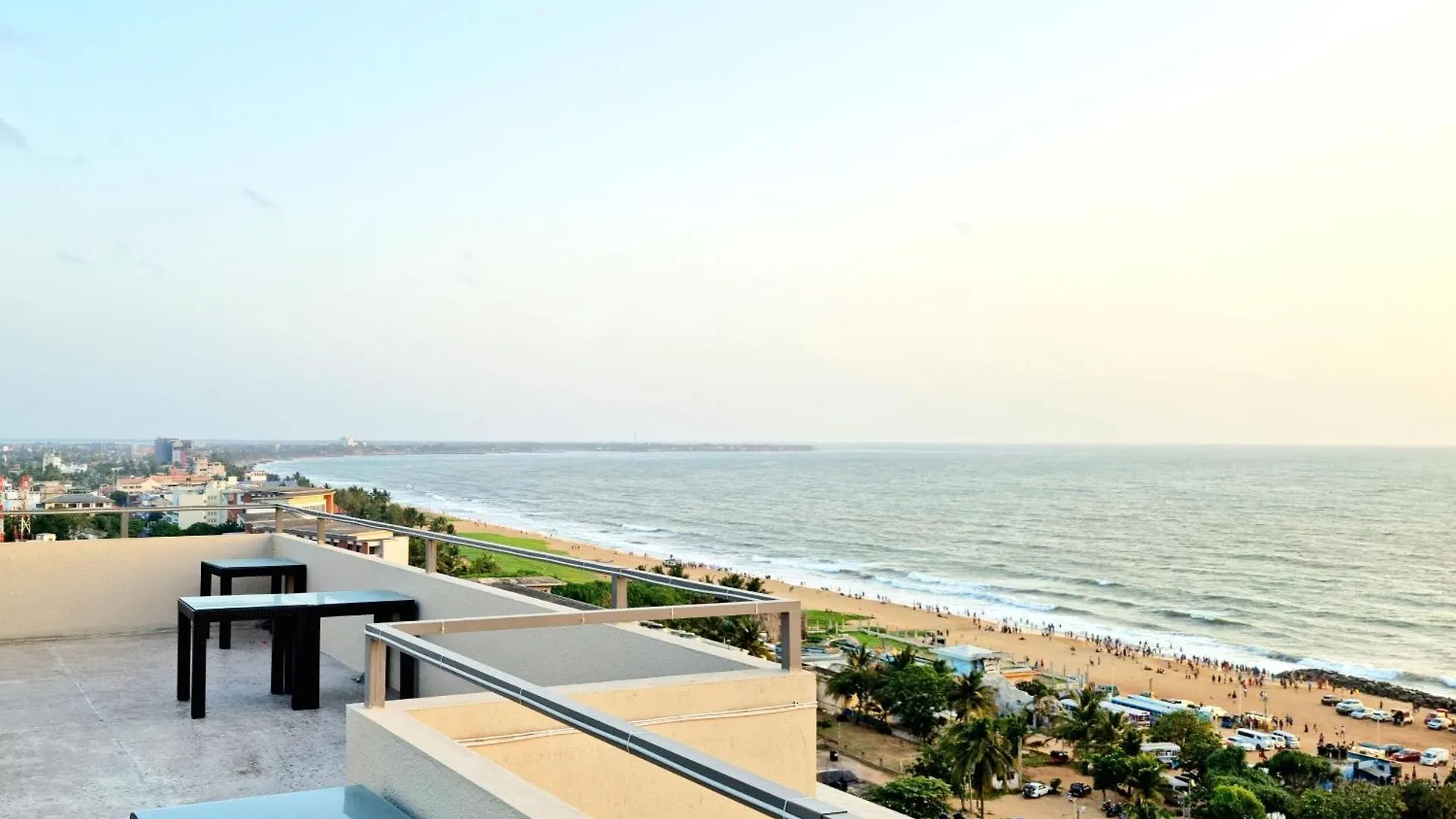 Ocean Breeze Residence- Negombo Apartman