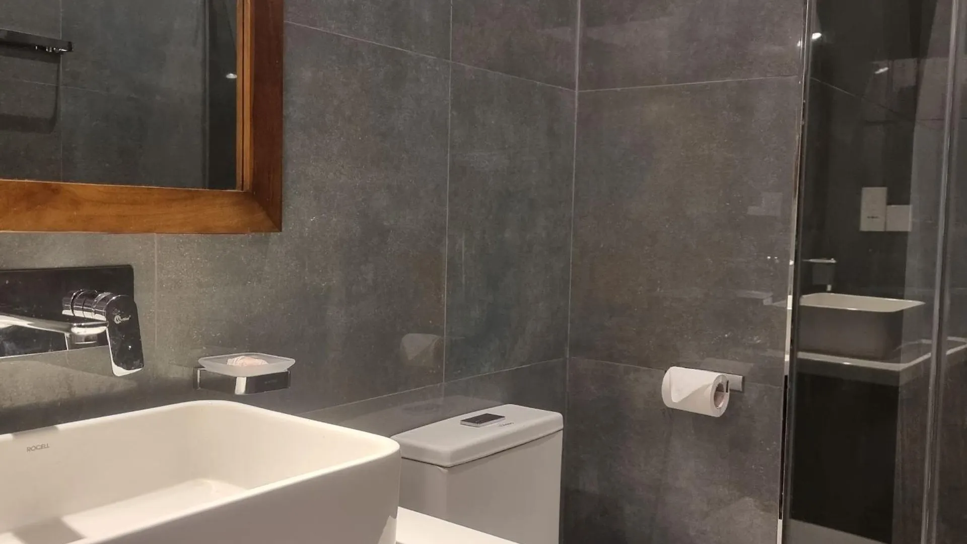 Ocean Breeze Residence- Negombo Apartman