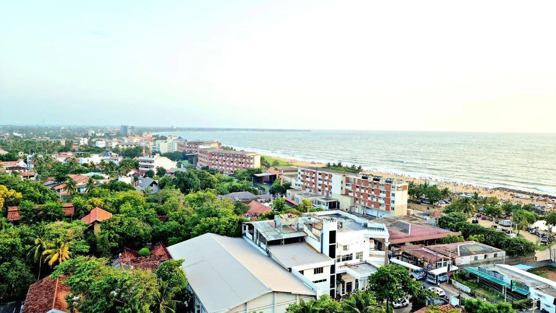 Apartment Ocean Breeze Residence- Negombo